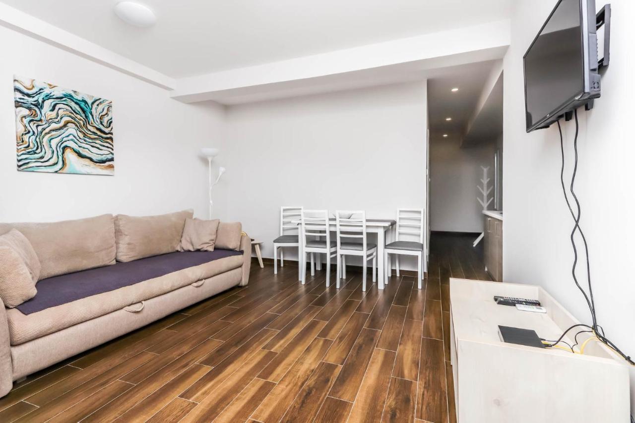 Timea Apartment Τίβατ Εξωτερικό φωτογραφία