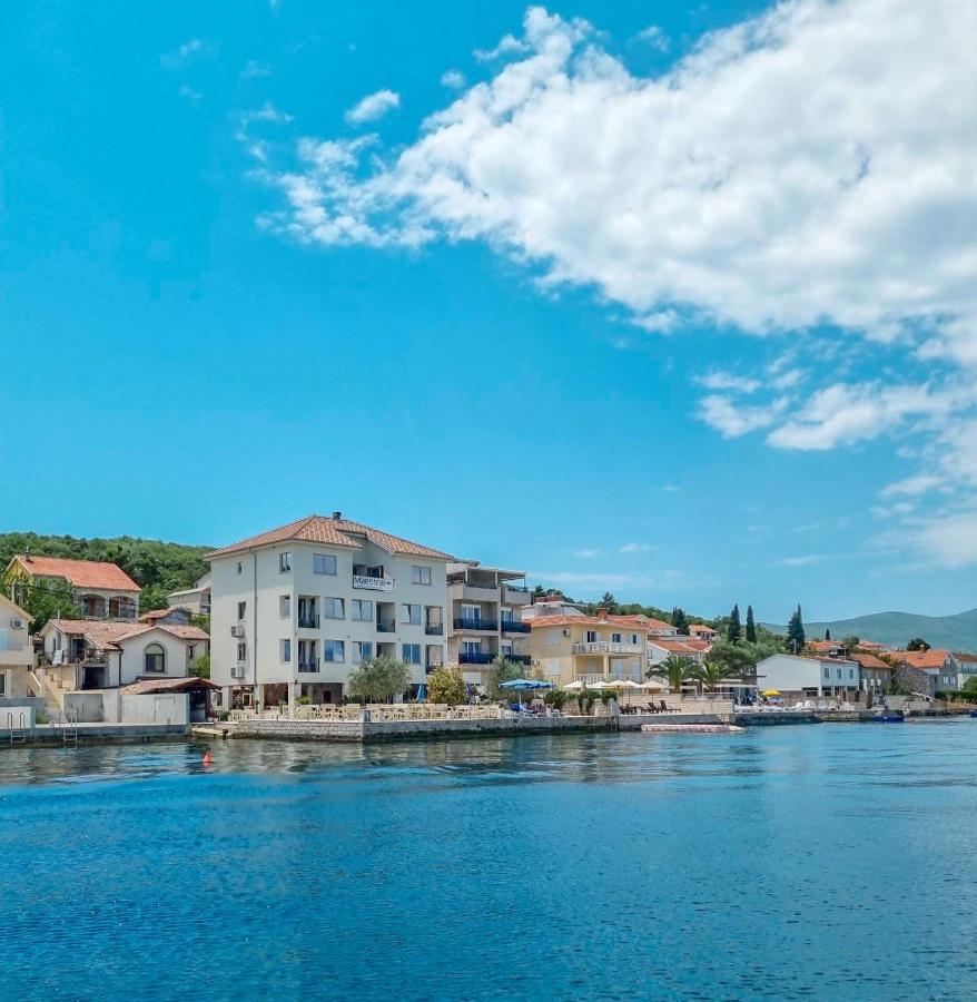Timea Apartment Τίβατ Εξωτερικό φωτογραφία